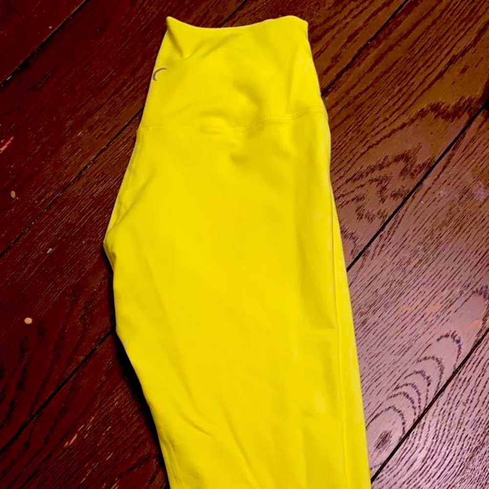 Zyia Neon Capri